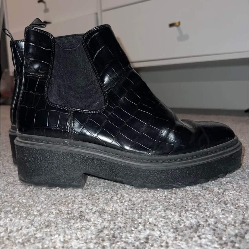 Black boots!